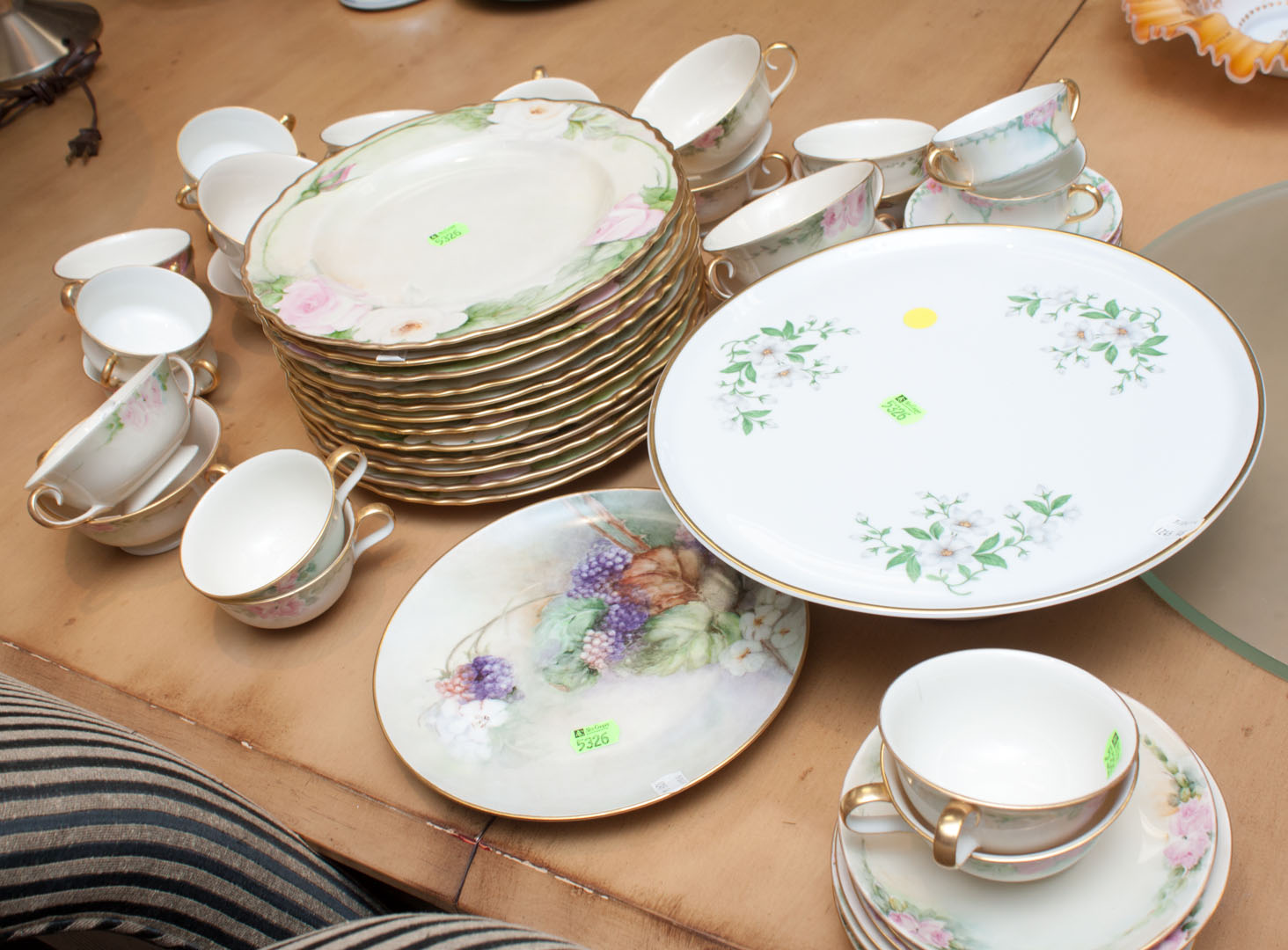 Appraisal: Continental painted partial dinner service