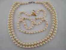 Appraisal: A cultured pearl necklace with yellow metal test carat gold