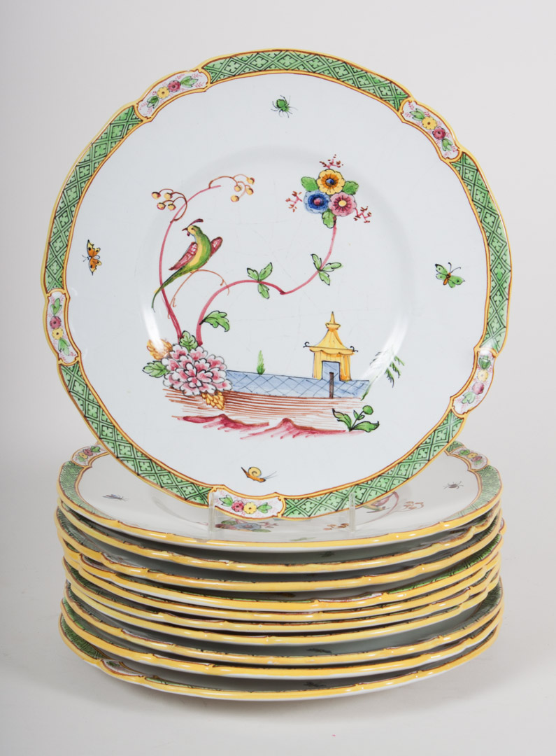 Appraisal: Italian faience dinner plates th century each with polychrome chinoiserie