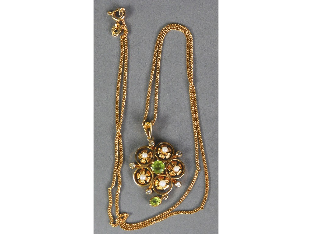 Appraisal: ct GOLD HEXAFOIL AND FLOWER HEAD PATTERN PENDANT set with