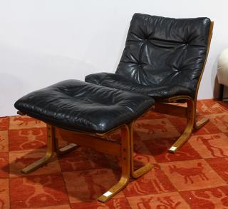 Appraisal: lot of Westnofa black leather Siesta lounge chair lot of