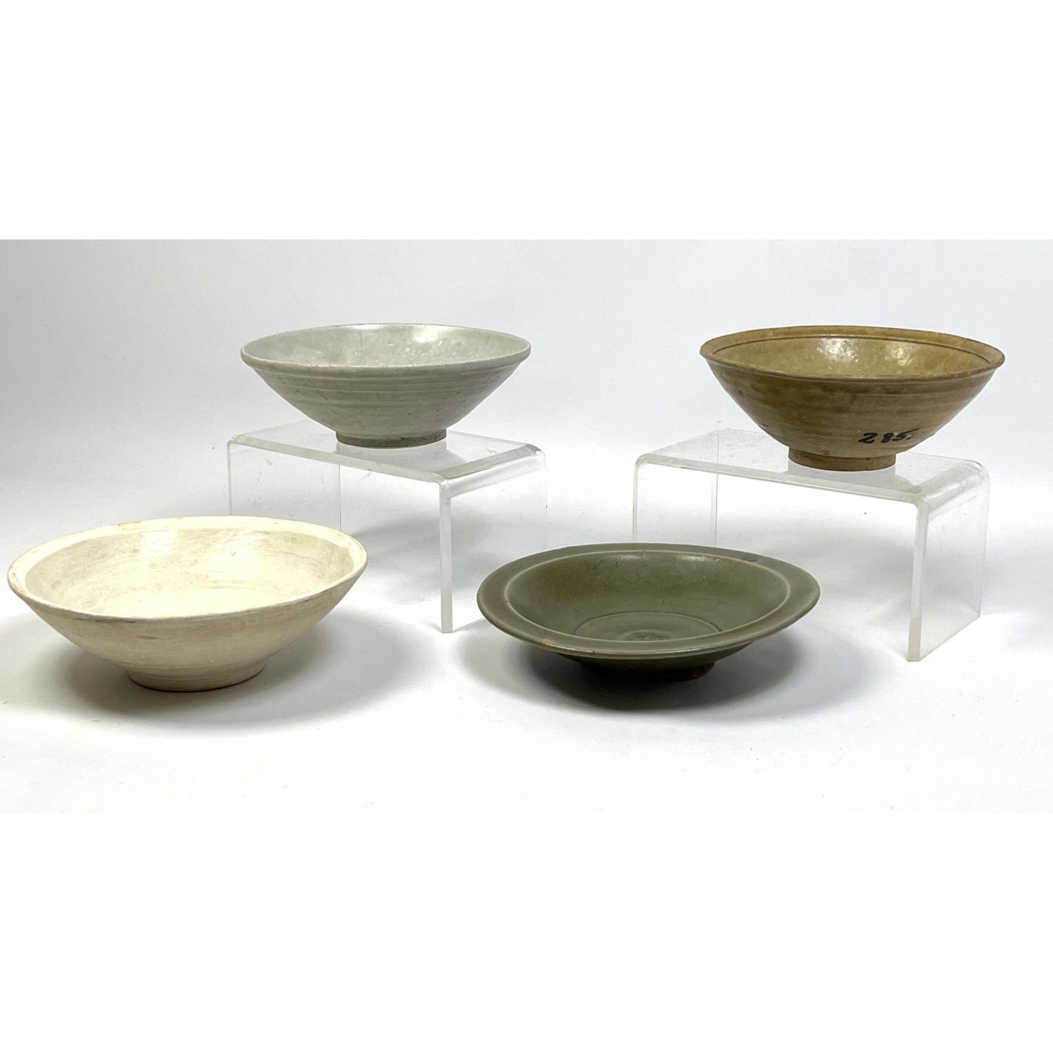 Appraisal: pcs Chinese Bowls H x W x D H x