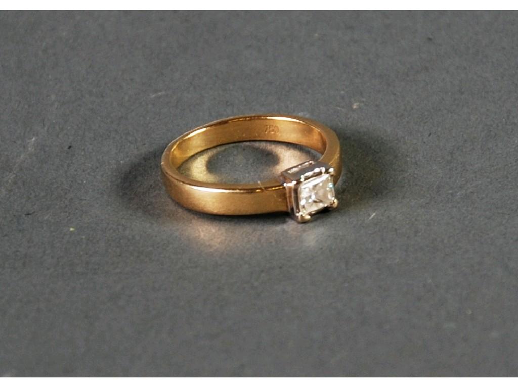 Appraisal: ct GOLD RING set with a Princess cut solitaire diamond