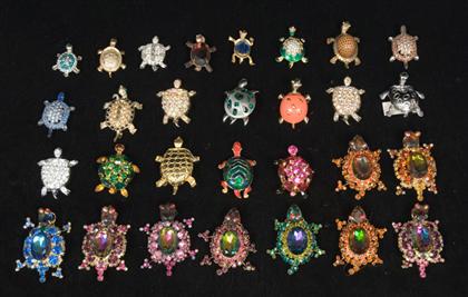 Appraisal: Large group of rhinestone turtle pins s In many sizes