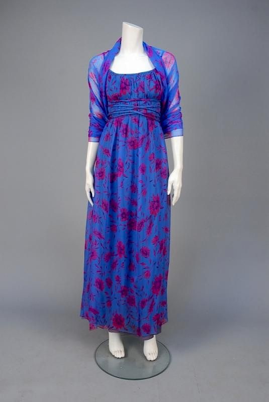 Appraisal: GRECIAN STYLE PRINTED CHIFFON GOWN and WRAP s Blue silk