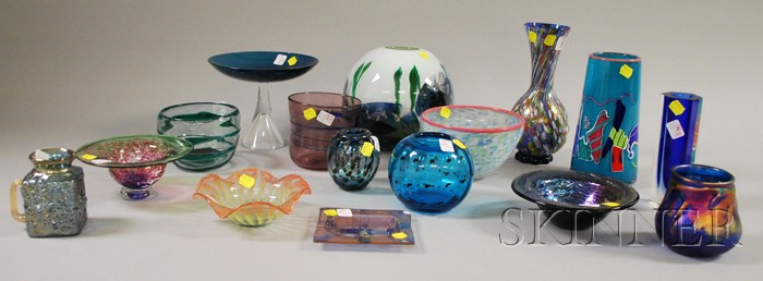 Appraisal: Sixteen Pieces of Assorted Modern and Contemporary Studio Art Glass