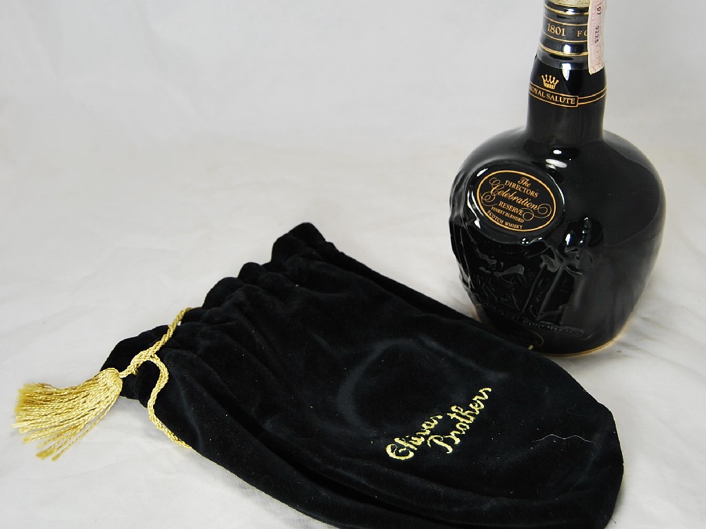 Appraisal: The Director's Celebration Reserve' blended Scotch whisky in Wade ceramic