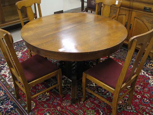 Appraisal: ROUND OAK PEDESTAL DINING TABLE WITH TWO LEAVES American c