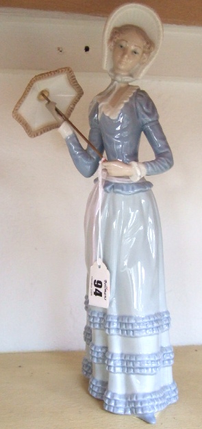 Appraisal: A Lladro figure of Aranjuz Lady figure number retired