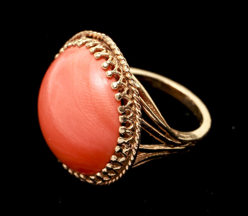 Appraisal: K Yellow Gold Round Cabochon Coral Ring K yellow gold