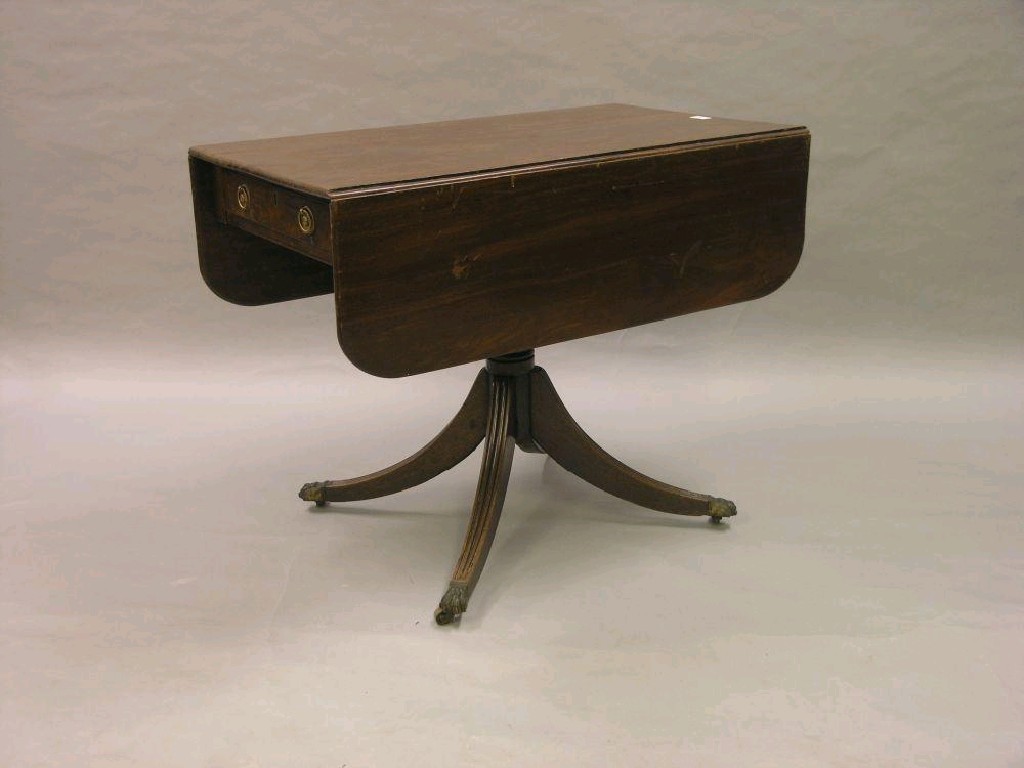 Appraisal: A George IV mahogany drop leaf table with single frieze