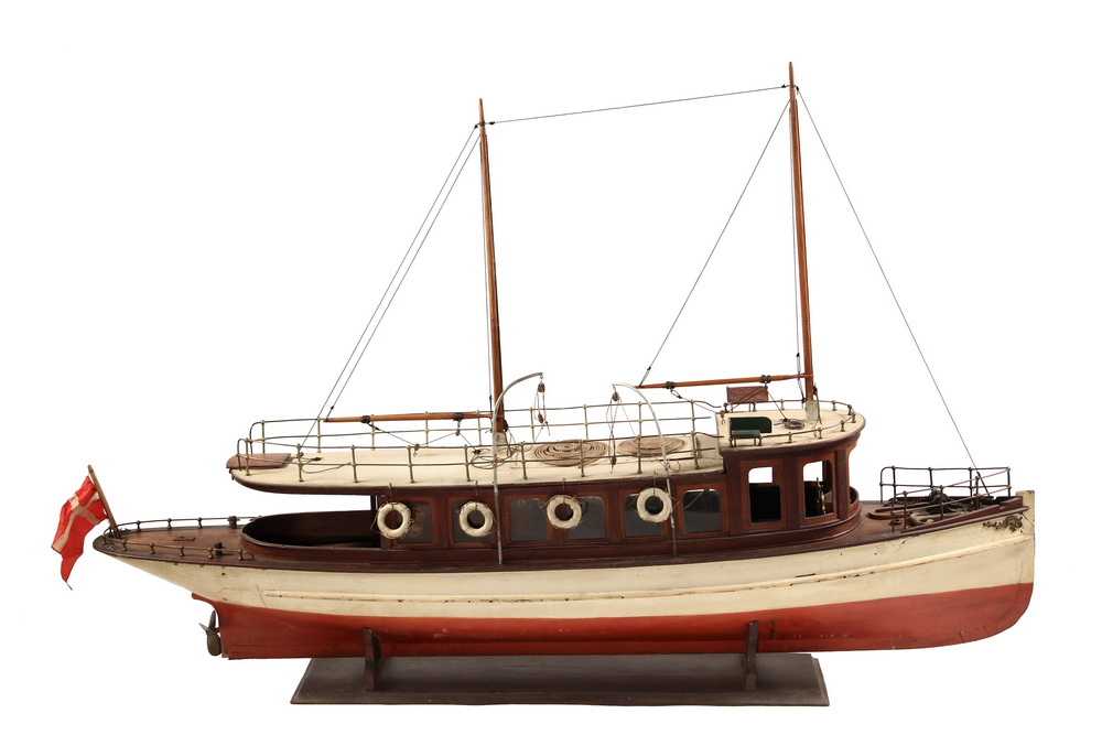 Appraisal: LARGE POND MODEL - th c Steam Sail Commuter Lake