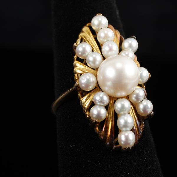 Appraisal: Vintage Retro Modern Mod K Yellow Gold and Pearl Starburst