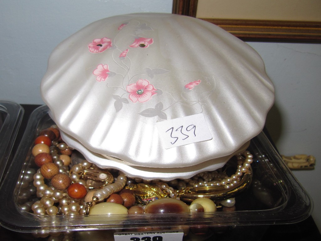 Appraisal: Box of costume jewellery and a jewellery box