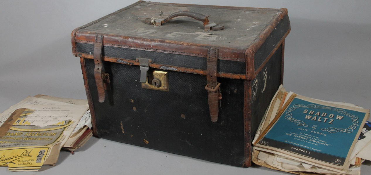 Appraisal: A late thC pressed leather travelling hat box initial MEB