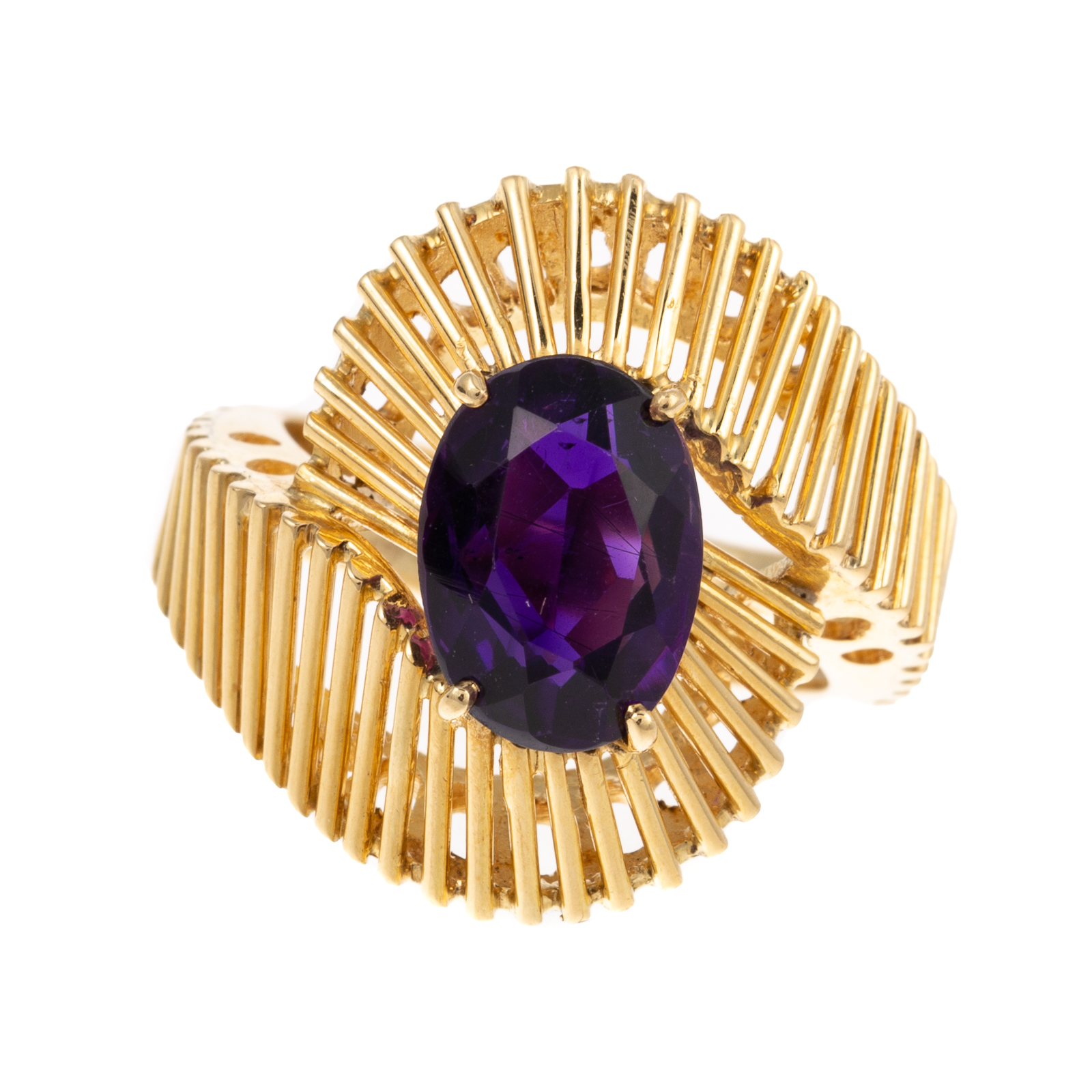 Appraisal: A OVAL CUT AMETHYST RING IN K YELLOW GOLD K