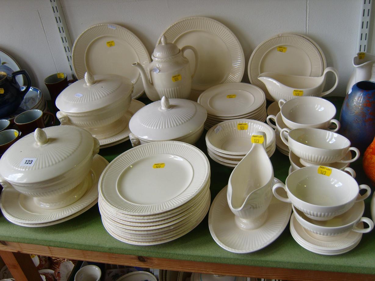 Appraisal: An extensive collection of Wedgwood Edme pattern dinner wares with