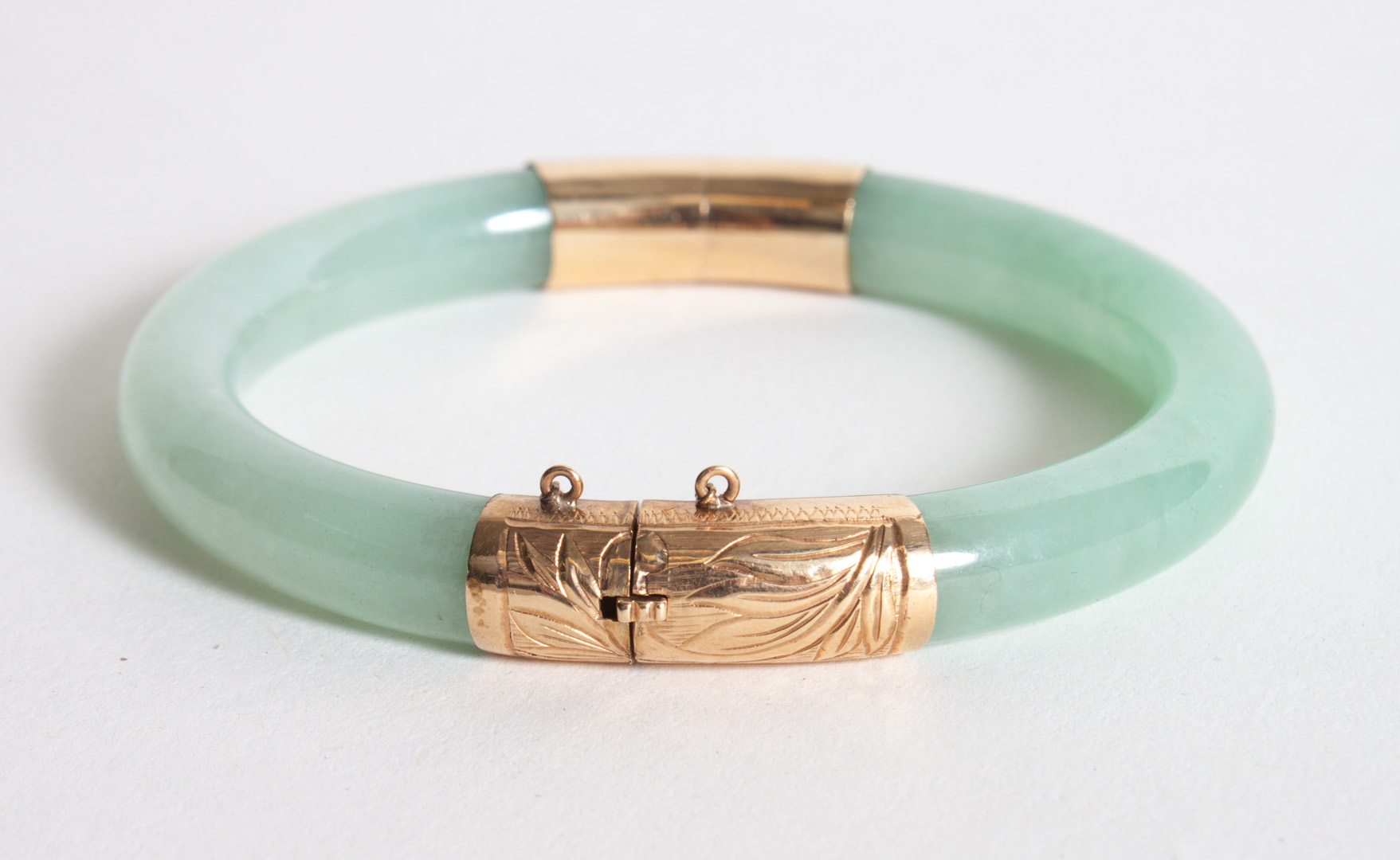 Appraisal: Lady's K gold and jade bangle bracelet interior- in Diam