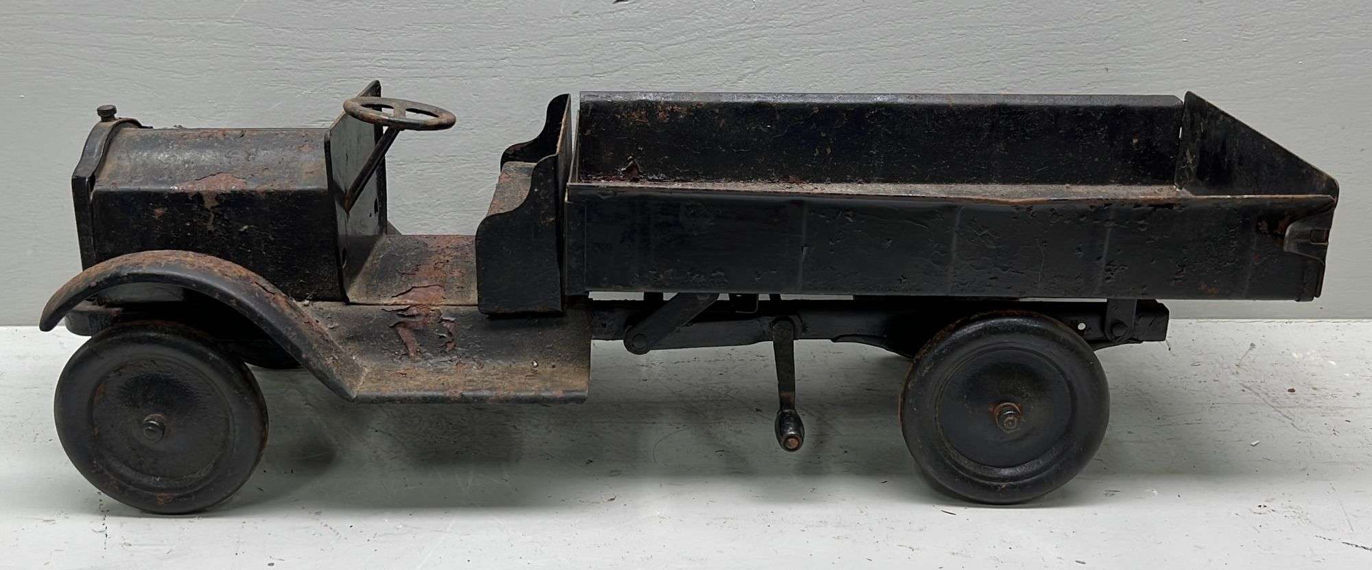 Appraisal: American pressed steal dump truck toyearly th century appx overall