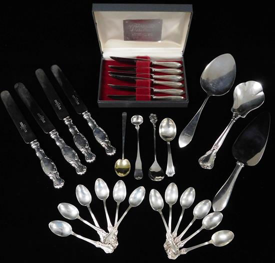 Appraisal: SILVER Assortment of sterling silver flatware twenty-nine pieces serving knife