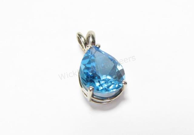 Appraisal: A K white gold tested unmarked pendant with pear shaped