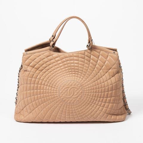 Appraisal: Chanel single zip wave tote in quilted pale pink calf