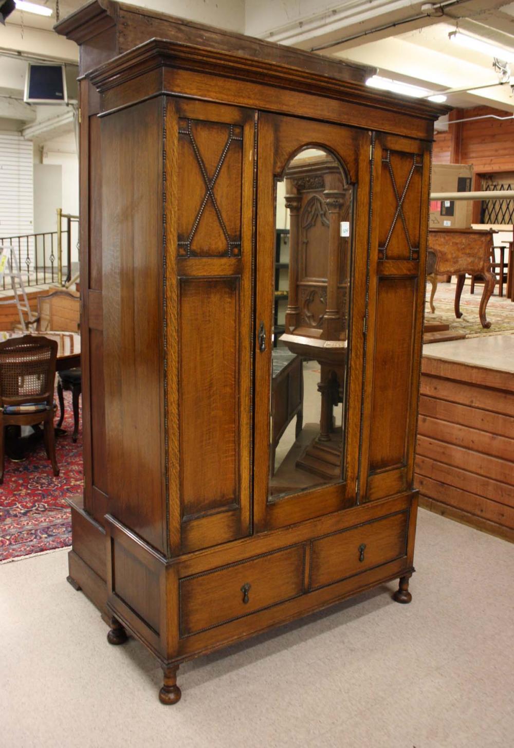 Appraisal: SINGLE DOOR OAK WARDROBE English early th S century H