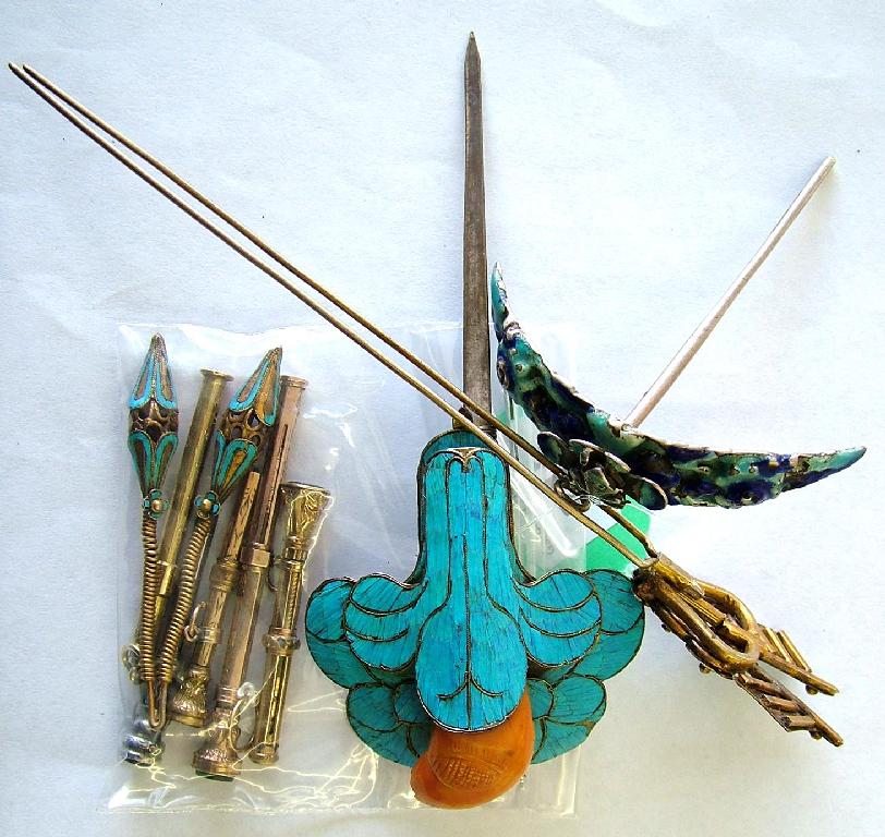 Appraisal: Three turquoise coloured hat pins and five small propelling pencils