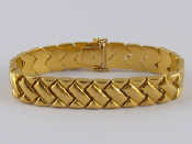 Appraisal: A yellow metal tests carat gold bracelet approx cm long