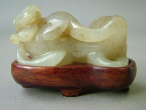 Appraisal: A Chinese jade carving of two rats length cm on