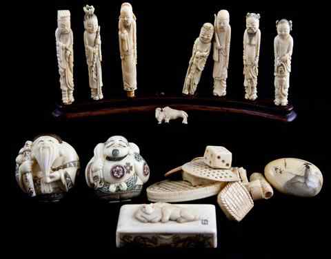 Appraisal: GROUP OF JAPANESE IVORY CARVINGS including a small rectangular box