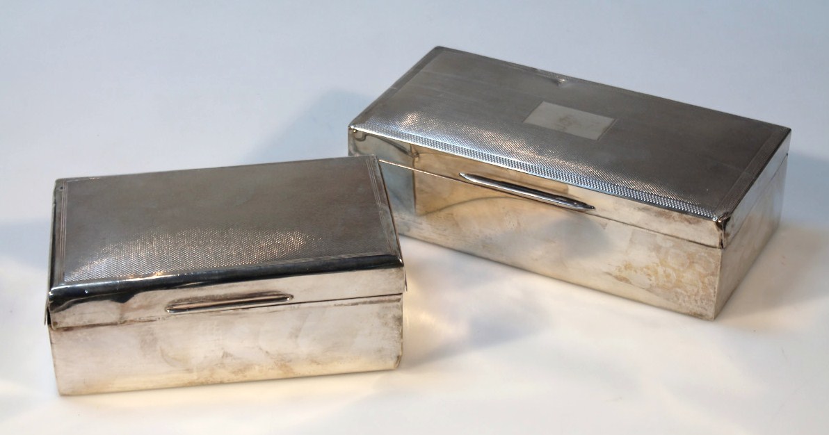 Appraisal: An Elizabeth II silver table cigarette box of rectangular design