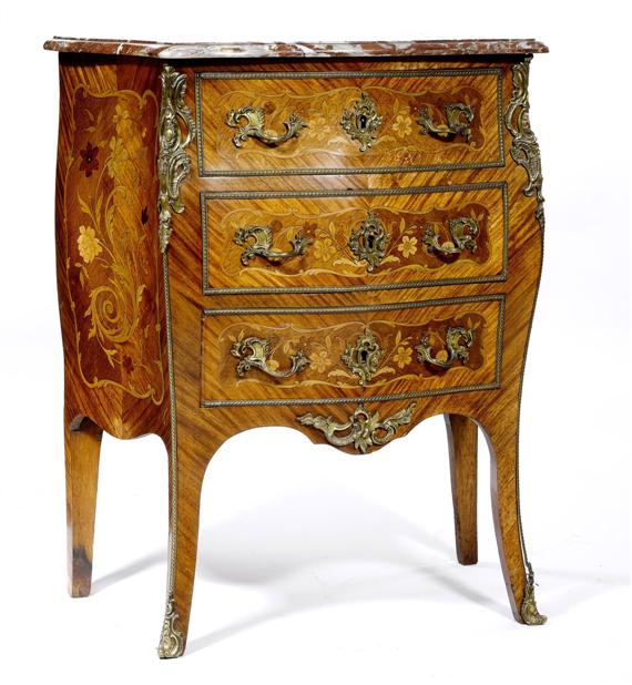 Appraisal: A SMALL MARQUETRY CHEST OF DRAWERS Louis XV style France