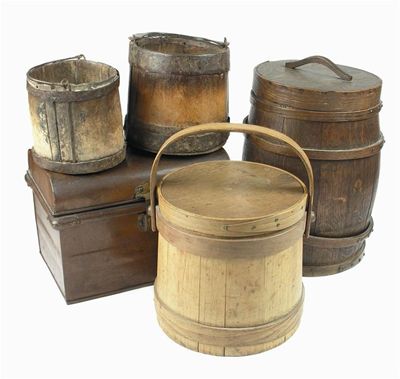 Appraisal: A shaker staved soft wood and bound cylindrical bucket with