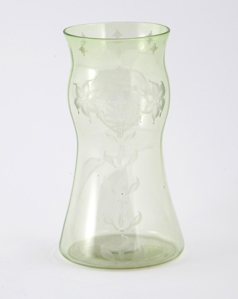 Appraisal: A pale green etched glass vase