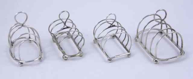 Appraisal: A Victorian oval silver toast rack J B London with