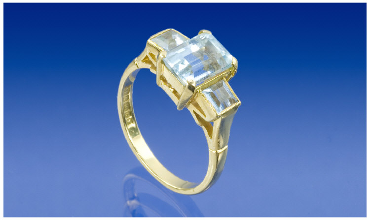 Appraisal: ct Gold Aquamarine Ring Large Central Trap Cut Claw Set