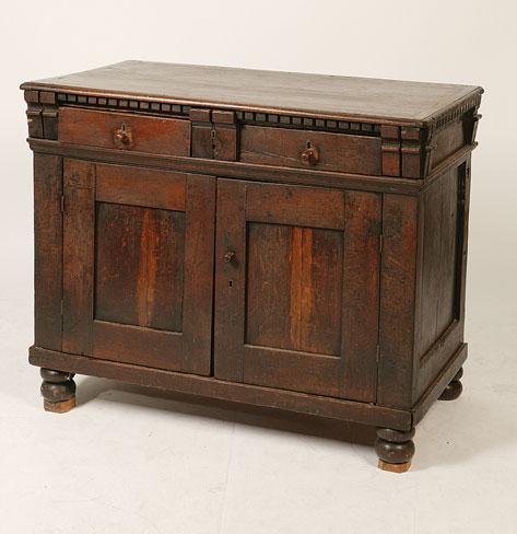 Appraisal: A QUEEN ANNE STYLE OAK CHEST the rectangular top with