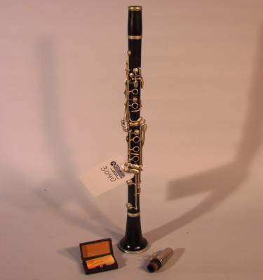 Appraisal: Clarinet made by Moennig Bros Artist Model piece with case