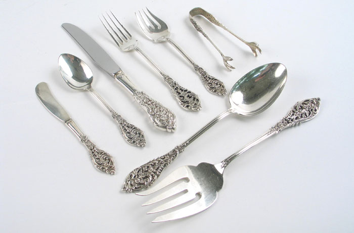 Appraisal: A REED BARTON STERLING SILVER FLATWARE SET pieces in the