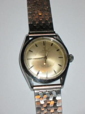 Appraisal: A GENTLEMAN'S ROLEX TUDOR OYSTER WATCH the self winding movement