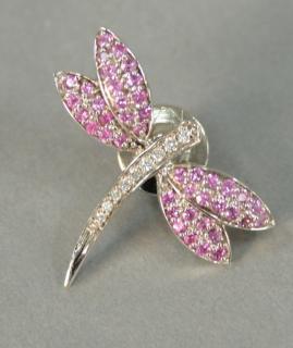 Appraisal: Dragonfly K white gold pin set with diamonds and pink