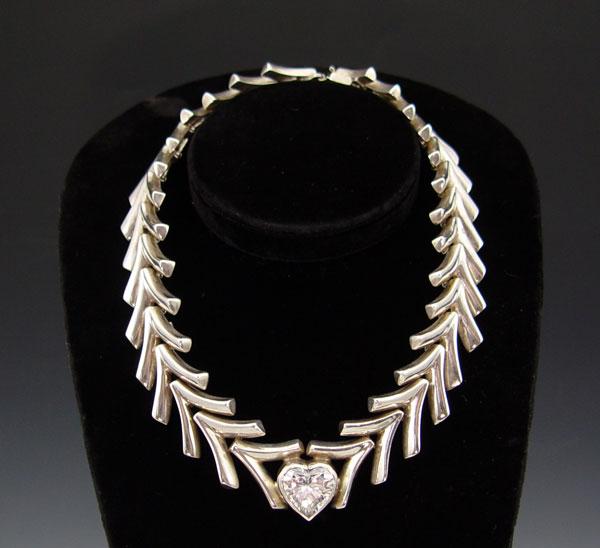 Appraisal: TAXCO MEXICO STERLING SILVER NECKLACE Chevron link collar centered by