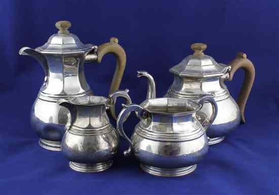 Appraisal: A George V silver piece tea and coffee service of