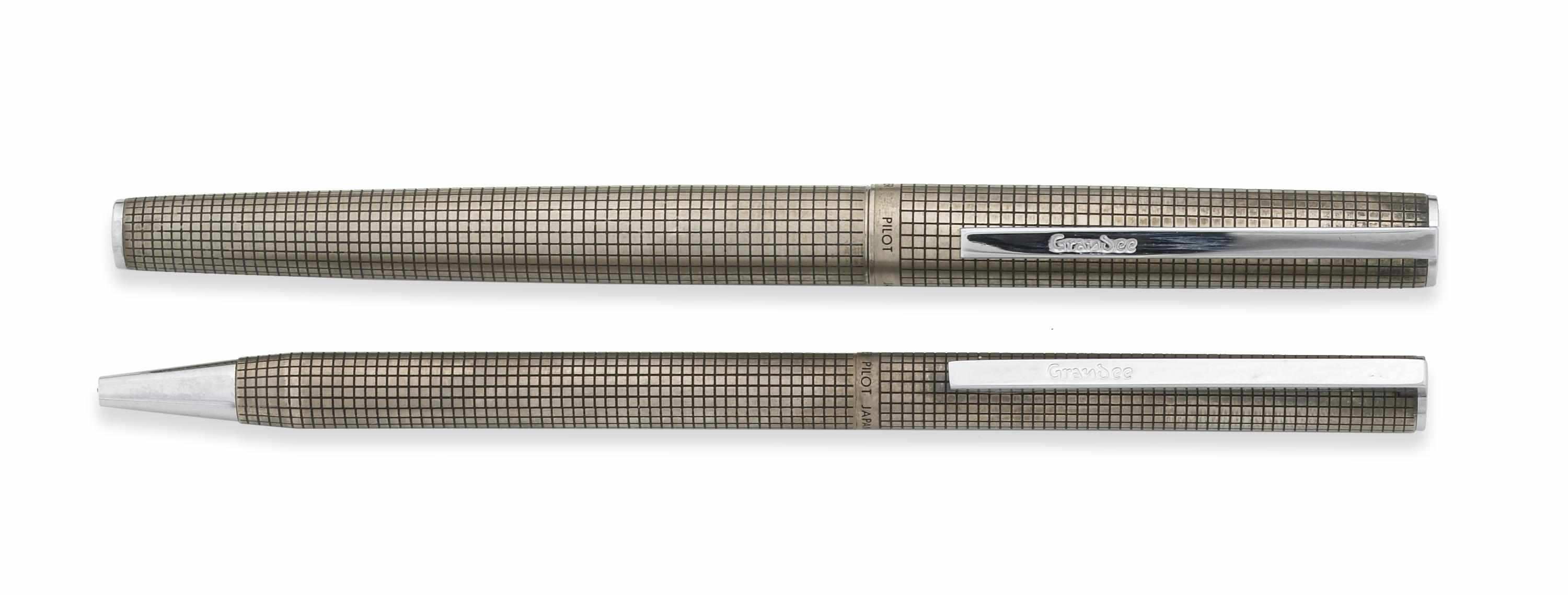 Appraisal: PILOT Grandee Two Piece Set Fountain pen and ballpoint with