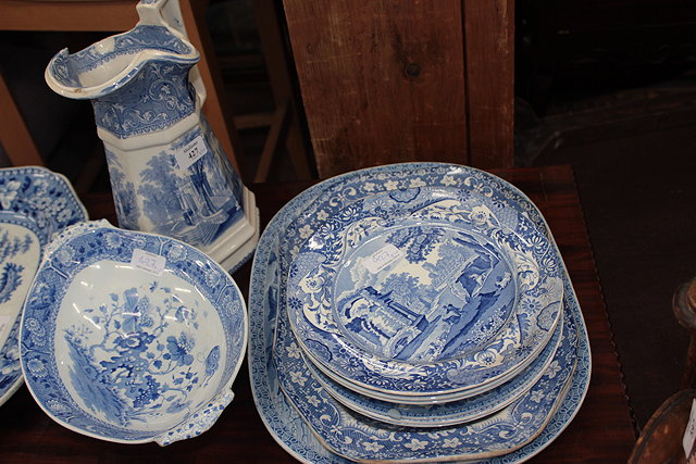 Appraisal: A COLLECTION OF TEN VARIOUS PIECES OF BLUE AND WHITE