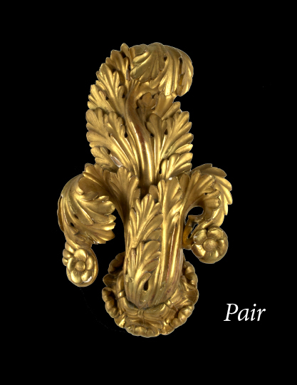 Appraisal: Fine and Large Pair of Italian Carved Giltwood Pendant Leaf