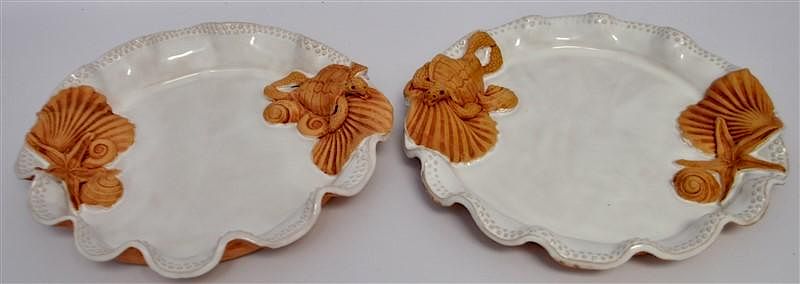 Appraisal: CHARLESTOWN PORCELAINE TURTLE DISHES A pair of Charlestown Porcelaine Palm