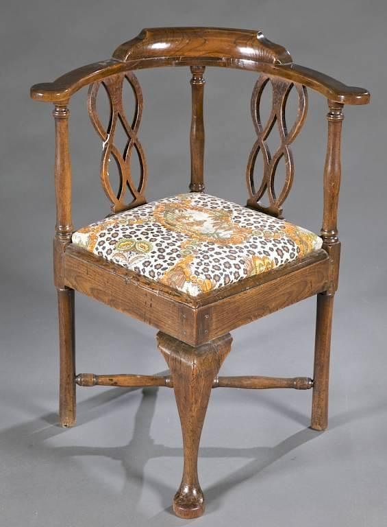 Appraisal: Chippendale style corner chair A Chippendale corner chair in walnut