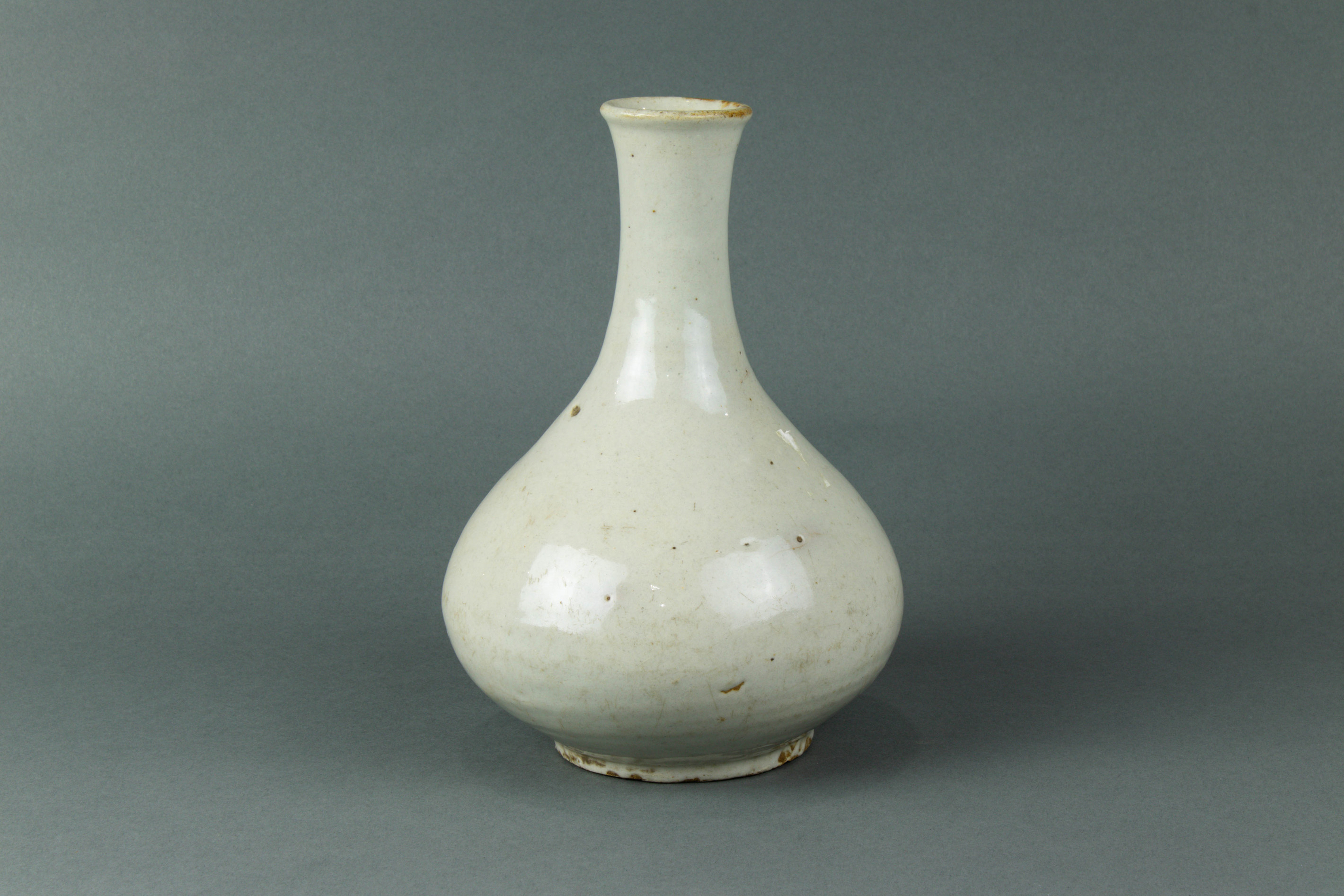 Appraisal: KOREAN WHITE GLAZE VASE Korean white glaze vase h